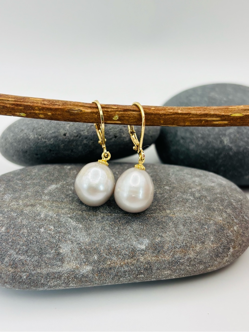 14K Gold South Sea Pearl Earrings